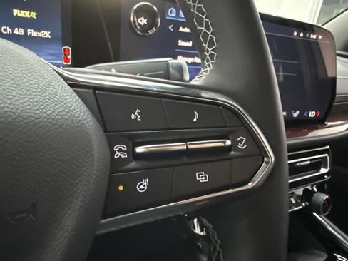 Used 2026 Chevrolet Traverse Z71 image 17