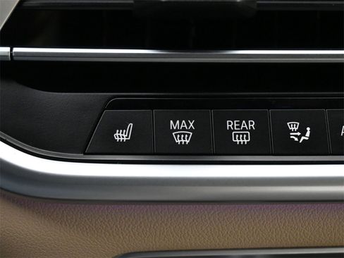 Used 2021 BMW X5 sDrive40i w/ Premium Package image 14