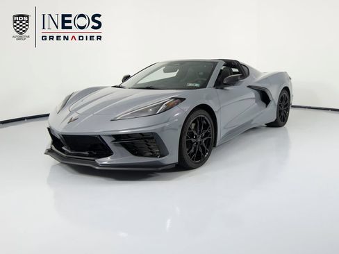 Used 2025 Chevrolet Corvette Stingray Coupe w/ 1LT RWD image 2