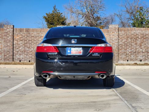 Used 2015 Honda Accord Touring image 7