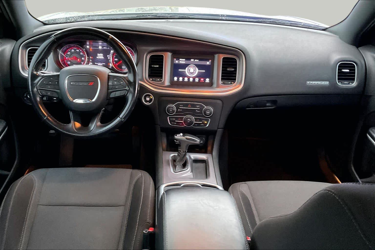 Used 2019 Dodge Charger SXT RWD image 14