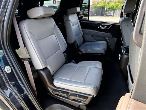 Certified 2023 GMC Yukon SLT image 19