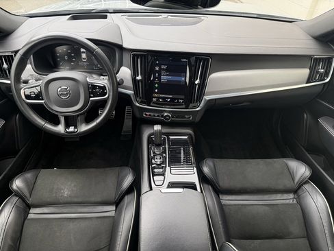 Used 2020 Volvo S90 T8 Inscription w/ Advanced Package image 12