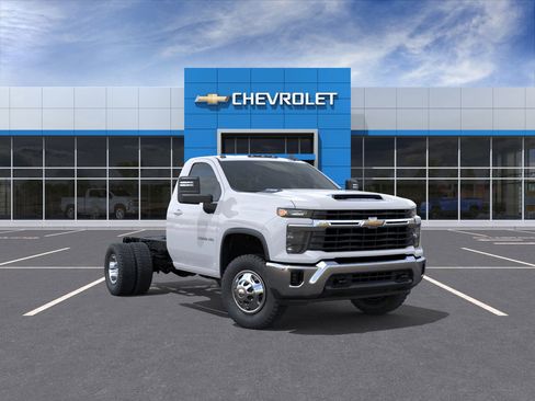 New 2025 Chevrolet Silverado 3500 LT w/ Convenience Package image 4