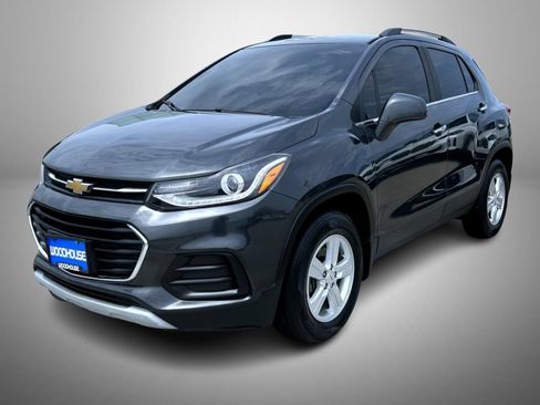 Used 2018 Chevrolet Trax LT w/ LT Convenience Package AWD/4WD image 1