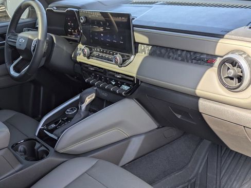 Used 2023 Chevrolet Colorado ZR2 w/ ZR2 Convenience Package III image 38