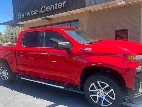 Used 2020 Chevrolet Silverado 1500 Custom Trail Boss w/ Custom Convenience Package AWD/4WD image 3