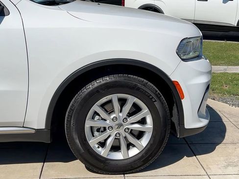 Used 2023 Dodge Durango SXT image 11