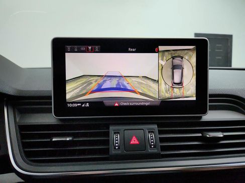 Used 2019 Audi Q5 Prestige w/ Prestige Package image 21