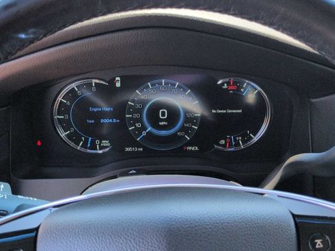 Used 2020 Cadillac Escalade Luxury RWD image 17