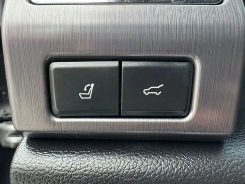 Used 2018 Ford Expedition Platinum AWD/4WD image 45