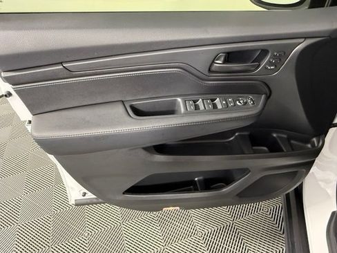 Used 2025 Honda Odyssey EX-L image 14