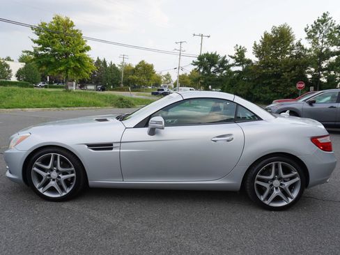 Used 2013 Mercedes-Benz SLK 250 image 4
