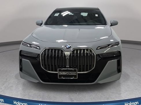 Certified 2025 BMW 740i xDrive AWD/4WD image 2