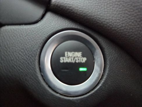 Used 2024 Chevrolet Equinox LT FWD image 24
