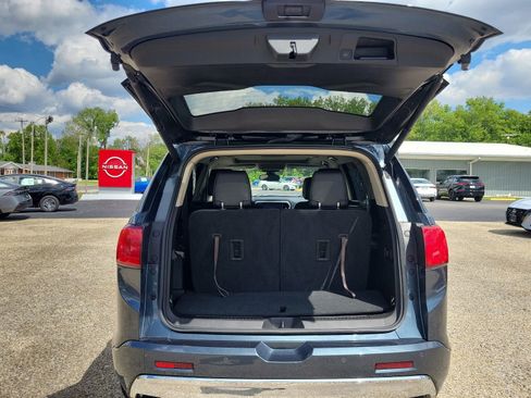 Used 2019 GMC Acadia Denali w/ Technology Package AWD/4WD image 10