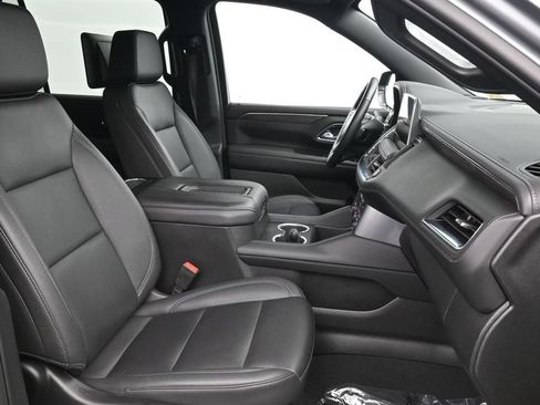 Used 2024 Chevrolet Suburban Z71 w/ Luxury Package AWD/4WD image 18