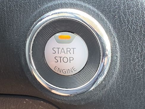 Used 2018 Nissan Pathfinder S FWD image 24