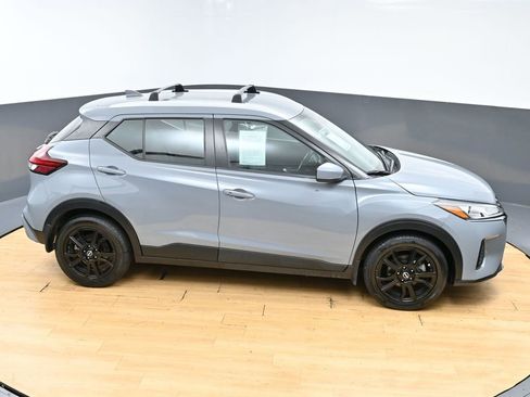 Used 2024 Nissan Kicks SV w/ Interior Electronics Package FWD image 43