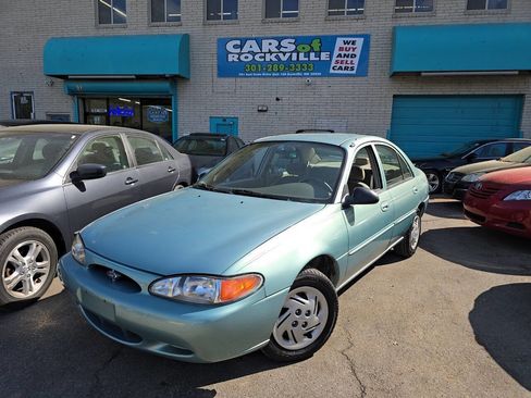 Used 1999 Ford Escort SE image 4