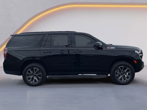 Used 2024 Chevrolet Tahoe Z71 w/ Luxury Package image 2