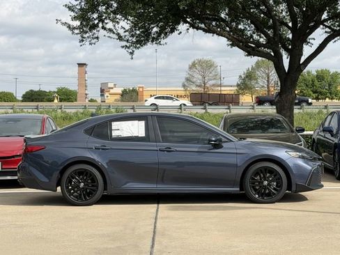 New 2026 Toyota Camry SE FWD image 3