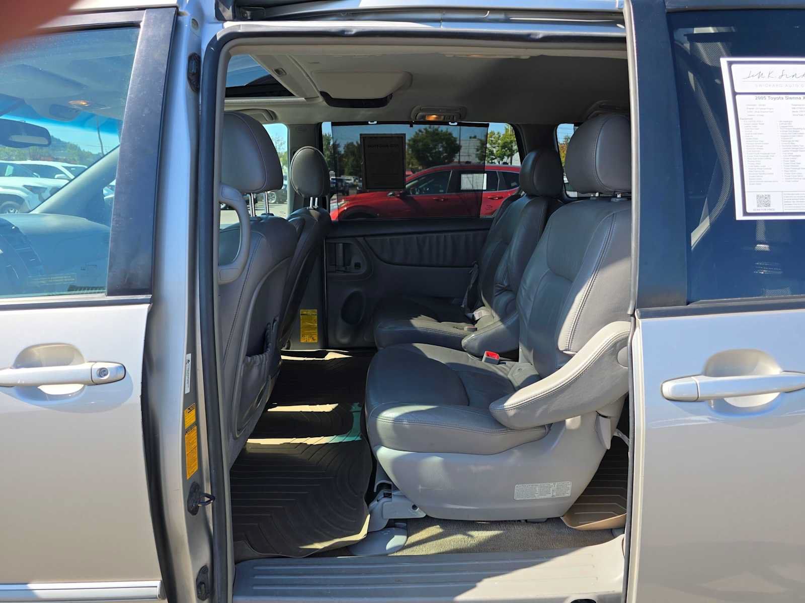 Used 2005 Toyota Sienna XLE Limited w/ XLE Limited Pkg 1 FWD image 18