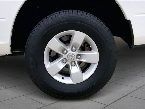 Used 2018 RAM 1500 Classic SLT image 10