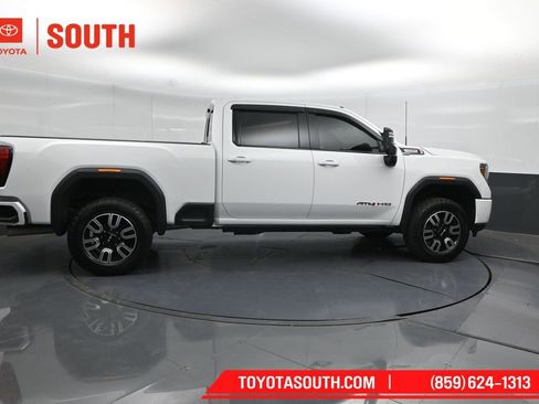 Used 2022 GMC Sierra 2500 AT4 w/ AT4 Premium Plus Package AWD/4WD image 3