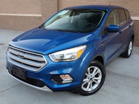 Used 2019 Ford Escape SE image 5