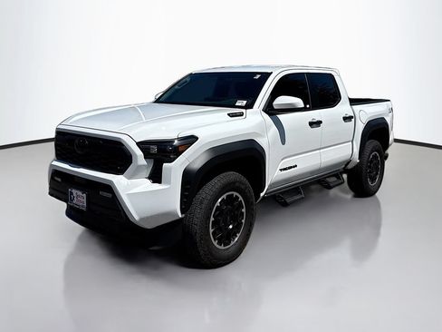 Used 2026 Toyota Tacoma TRD Off-Road AWD/4WD image 3