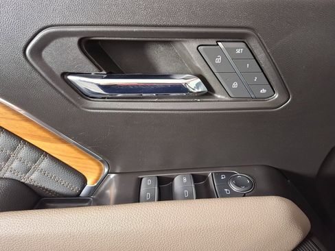 Used 2024 GMC Canyon Denali image 26