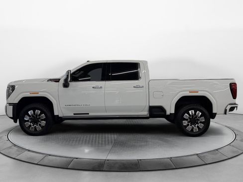 Used 2024 GMC Sierra 2500 Denali w/ Denali Reserve Package AWD/4WD image 3