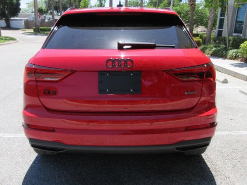 Used 2023 Audi Q3 2.0T Premium w/ Convenience Package image 4