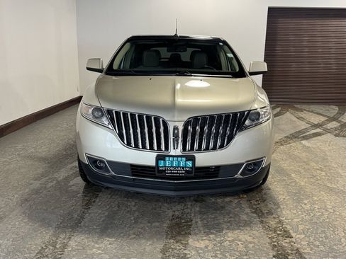 Used 2011 Lincoln MKX AWD w/ 101A Rapid Spec Order Code image 2