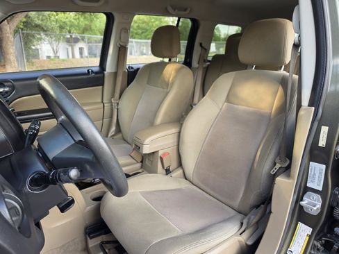 Used 2015 Jeep Patriot Sport w/ Power Value Group FWD image 25