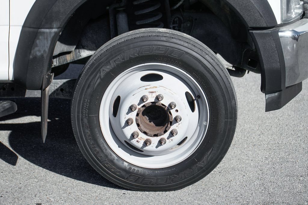 Used 2017 Ford F550 2WD Regular Cab Super Duty image 41