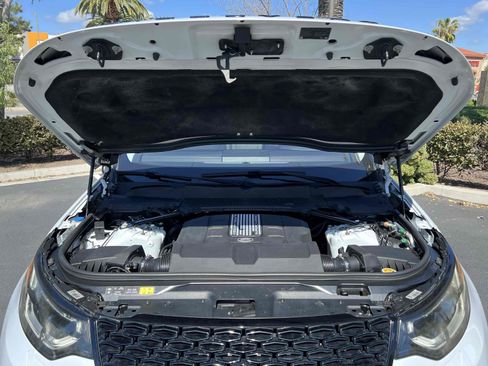 Used 2020 Land Rover Discovery Landmark image 25