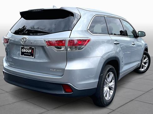 Used 2015 Toyota Highlander XLE image 12