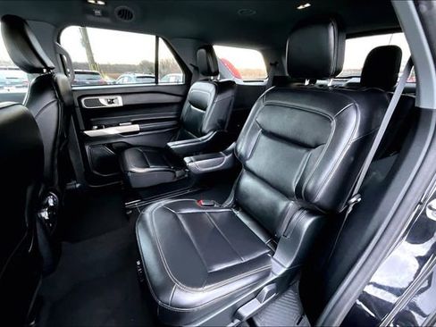 Used 2022 Ford Explorer XLT w/ Equipment Group 202A image 20