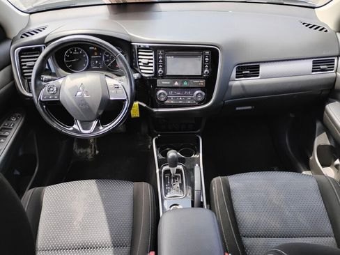 Used 2017 Mitsubishi Outlander ES AWD/4WD image 10