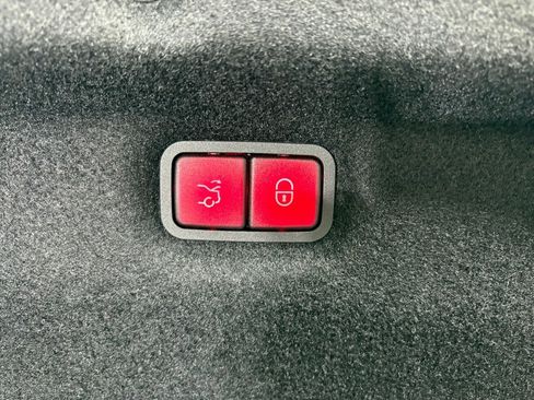 Used 2024 Mercedes-Benz SL 55 AMG 4MATIC image 37