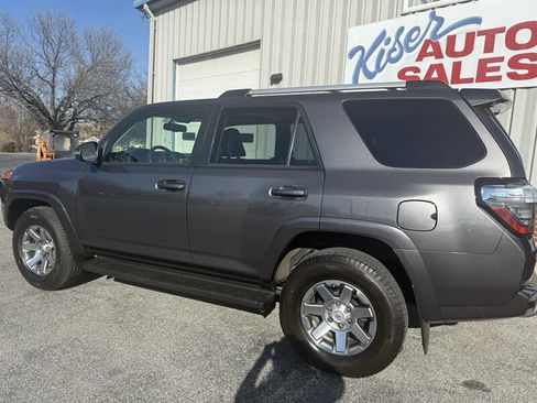 Used 2014 Toyota 4Runner Trail Premium image 8