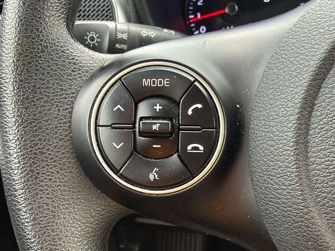 Used 2020 Kia Soul LX FWD image 23