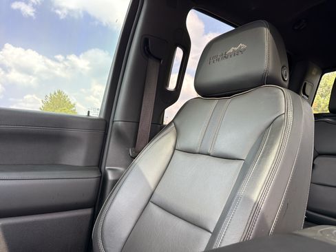 Used 2022 Chevrolet Silverado 3500 High Country w/ Z71 Off-Road Package AWD/4WD image 26
