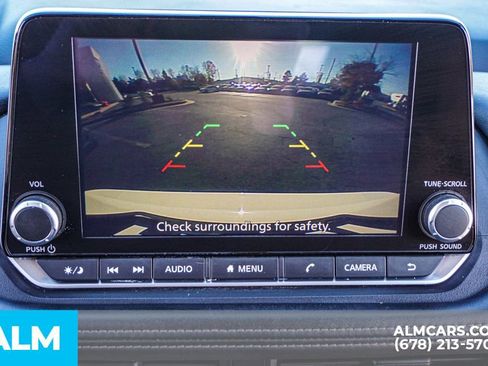 Used 2024 Nissan Rogue S image 35