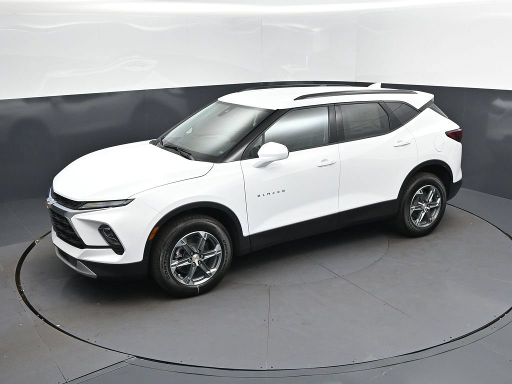 New 2026 Chevrolet Blazer LT w/ Convenience Package FWD image 31