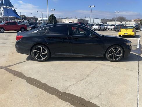 Used 2019 Honda Accord Sport image 5