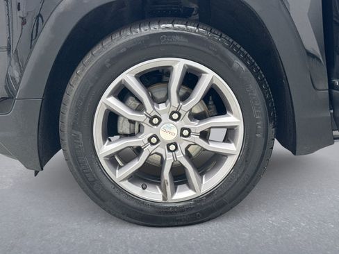 Used 2023 GMC Terrain SLT AWD/4WD image 24