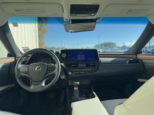 Used 2023 Lexus ES 350 w/ Premium Package FWD image 3